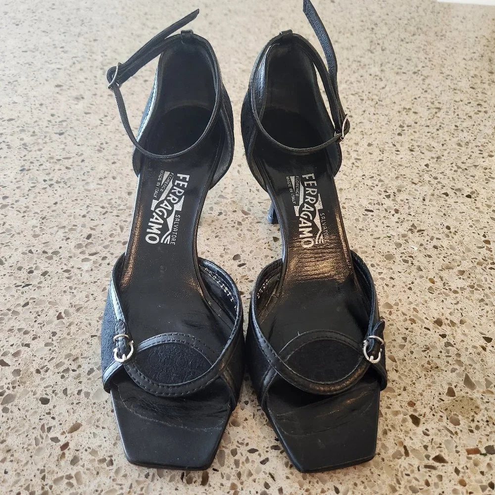 Vintage Strappy Black Heels- Salvatore Ferragamo 9 1/2 2A - Picture 4 of 8